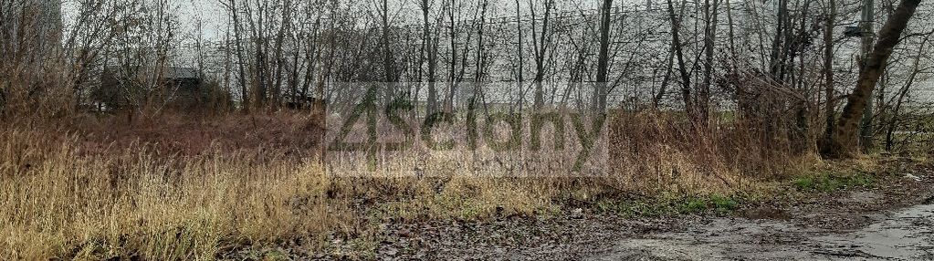 Włochy - działka na dom lub usługi