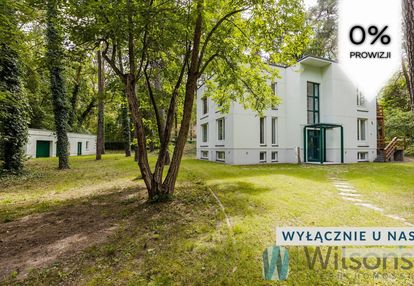 Na sprzedaż unikalna rezydencja w podkowie leśnej