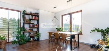 Dom parterowy z garażem i dużą działką 13 arów.