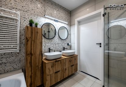 4 pok ogród i 2 szerokimi miejscami parkingowymi