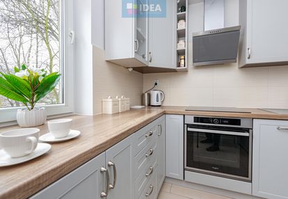 Bartąska 12 - 4 pokoje, dwa balkony, parter