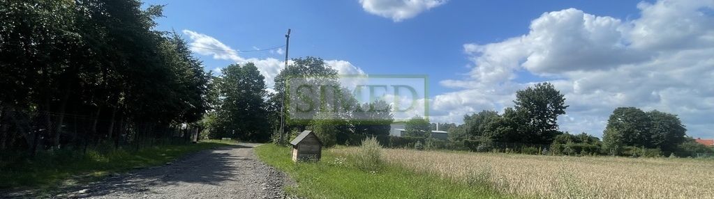 W otoczeniu lasów,blisko stawów i rzeki  .tułowice