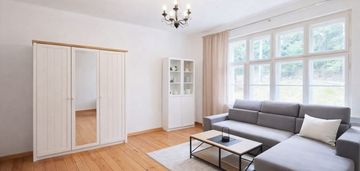 Dwa mieszkania z ogrodem