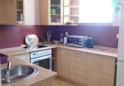 Do wynajęcia 2 pokojowe mieszkanie z balkonem.