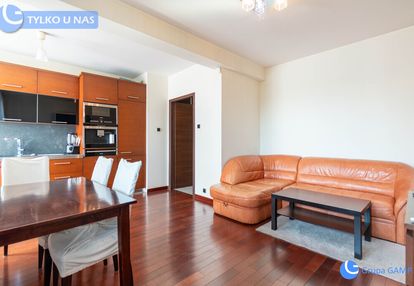 Wola justowska, 2-pok. 55m2, balkon.