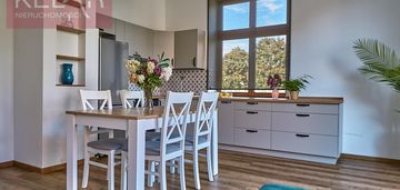 Wysokie typu loft, ciche, jasne, parking, balkon