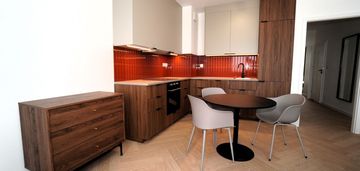 3pk | metro | świeżo wykończone | wysokie piętro