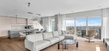 Złota 44 | apartament z panoramicznym widokiem