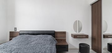 3 pokoje w centrum miasta, 2 balkony, kamienica