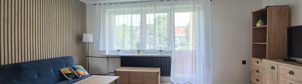 Wyposażona kawalerka z balkonem.