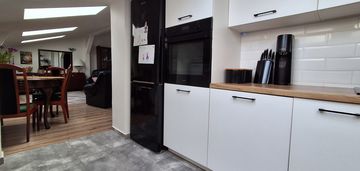 Klimatyczne mieszkanie 63.74m², po podłodze 105m²