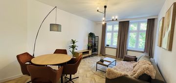 Obniżka! piękne 2 pokoje/kamienica z balkonem