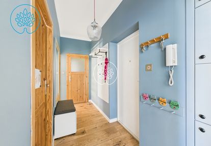 Oddzielne pokoje w kamienicy / 5 piętro z windą