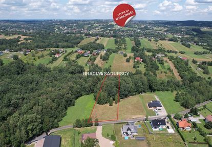 Klimatyczna działka budowlano-leśna w sieprawiu