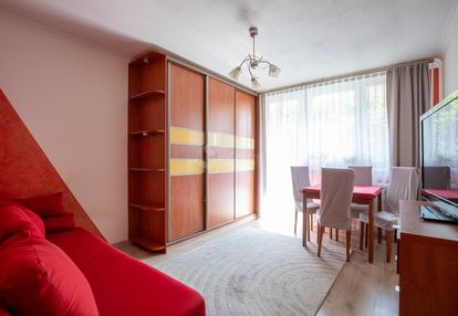 Trzypokojowe mieszkanie. 1 piętro. podtatrzańska.