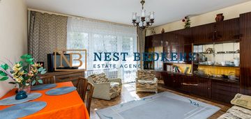 Dwustronne 3 pokoje z osobną jasną kuchnią.