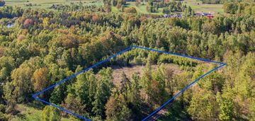 Przepiękna działka otoczona lasem.