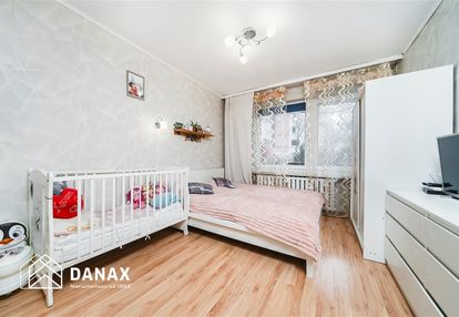 3 pokoje z os. kuchnią 53 m2 z widokiem na zieleń
