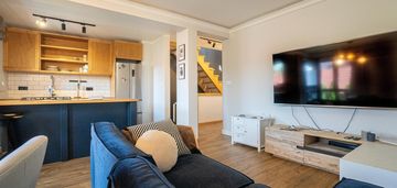 Mieszkanie dwupoziomowe z balkonem | 2 miejsca par