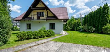 Przestronny dom z potencjałem inwestycyjnym