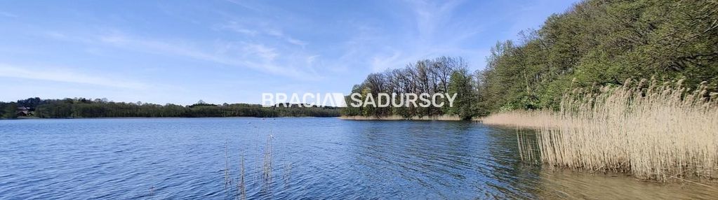 Wyjatkowa działka z własną linią brzegową jeziora.