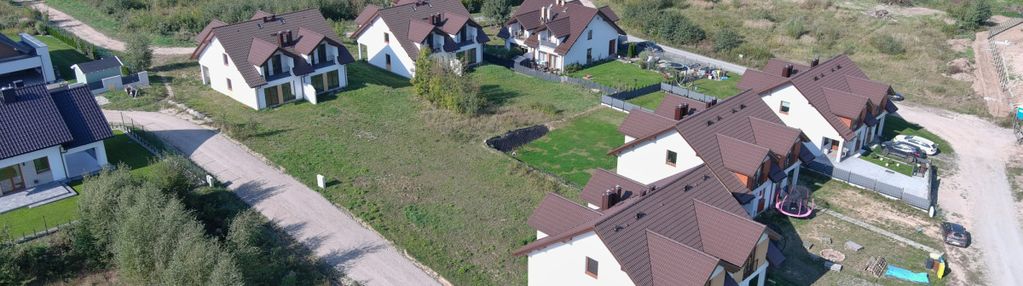 Dom bliźniak w kolbudach z widokiem na jezioro.