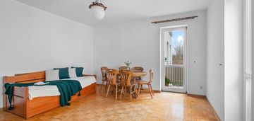 -adres,który pracuje na wartość-parking-komórka-