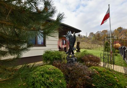 Dom przy lesie i na uboczu, ale blisko miasta