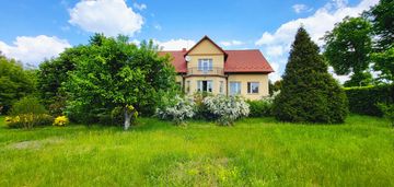 Dom z ogrodem w centrum żarek