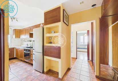 Metro imielin / oddzielna kuchnia / wysokie piętro