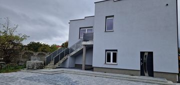 Dom z widokiem na jezioro - 3 odrębne mieszkania