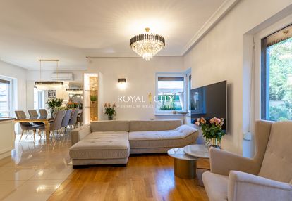 Luksusowy dom z ogrodem na ursynowie.