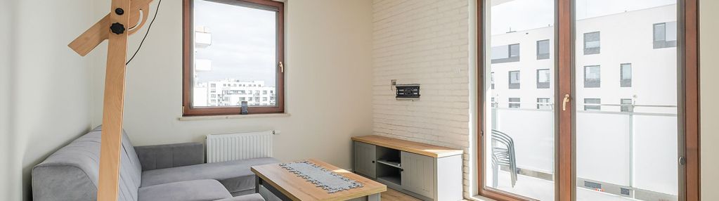 Zadbane mieszkanie 3-pok, winda i hala garażowa