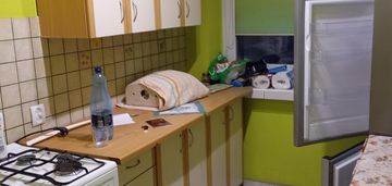 Sprzedam mieszkanie w bloku o pow. 32m2, do remontu , 2 piętro, w ostrowie wlkp.