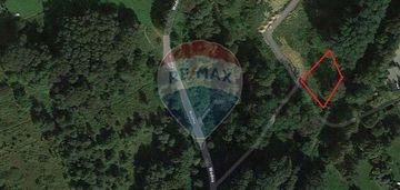 Działka otoczona zielenią w środku miasta!