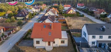 Dom wolnostojący - tuż pod lasem i blisko morza