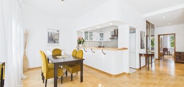 Przedwojenna kamienica | przestrzeń | saska kępa