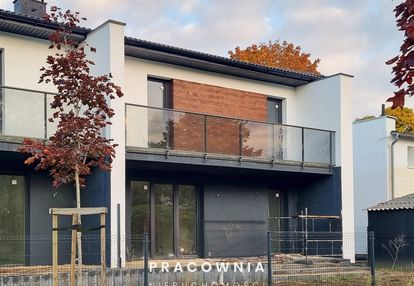 Nowoczesny dom typu bliźniak w starym fordonie!