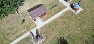 Dom plus działka plus sauna plus jacuzzi.