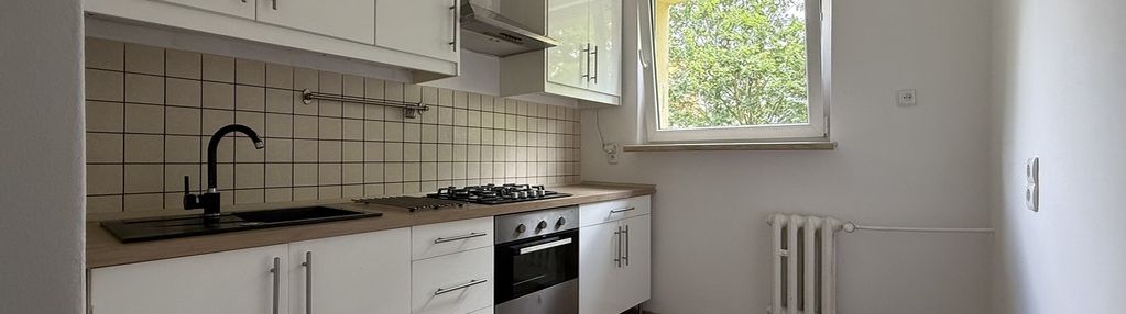2 pokoje na 1 piętrze z balkonem