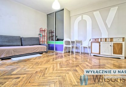 Pokój z oddzielną kuchnią na cichej hożej. centrum