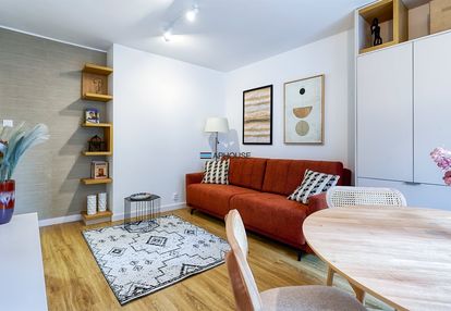 Wysoki standard słoneczne funkcjonalne z piwnicą