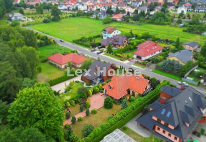 Dom z wejściem do lasu