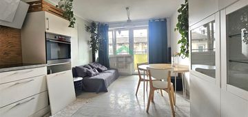 Umeblowane trzypokojowe mieszkanie.