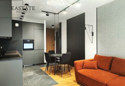3pokoje/kozminski university 1min/balkon 8m2/garaż