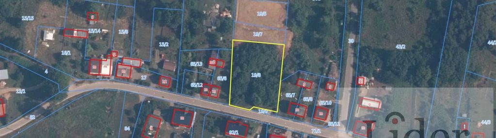 Ładna działka w centrum miejscowości