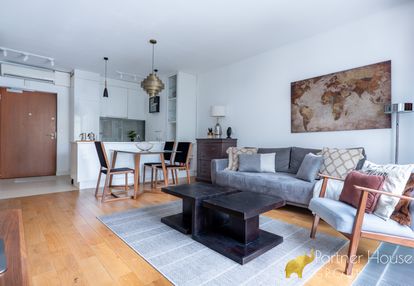 Top lokalizacja | emilii plater 10 | garaż