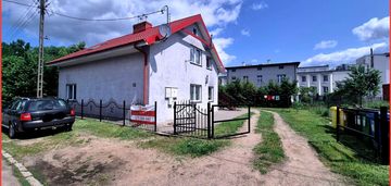 Duży przestronny dom  - cztery mieszkania