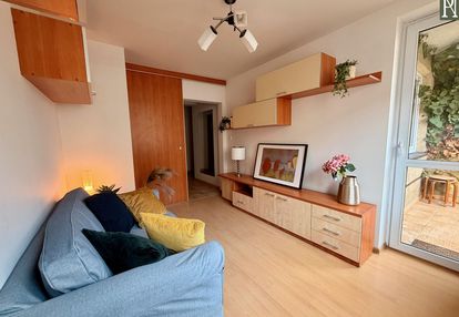 Dwupokojowe mieszkanie z loggią. winda w budynku. 3 piętro.