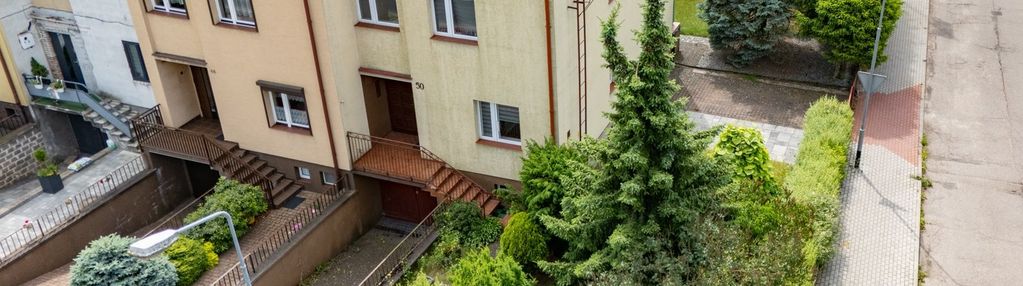 Dom w pile na osiedlu górnym, skrajny szereg